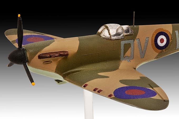 R03771 Сглобяем модел, Revell, Самолет Спитфайър и самолет Ураган Хоукър